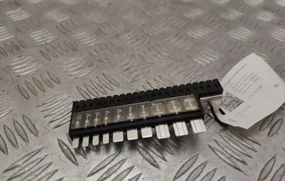 KIA Sportage Fuse module 1898009600