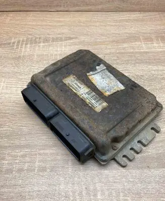 Renault Laguna I Engine control unit/module ECU 8200035705 S110030040