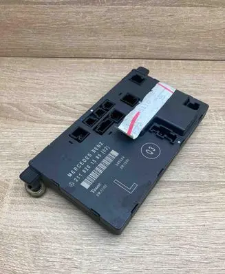 Mercedes-Benz E W211 Door control unit/module 2118201585 355554
