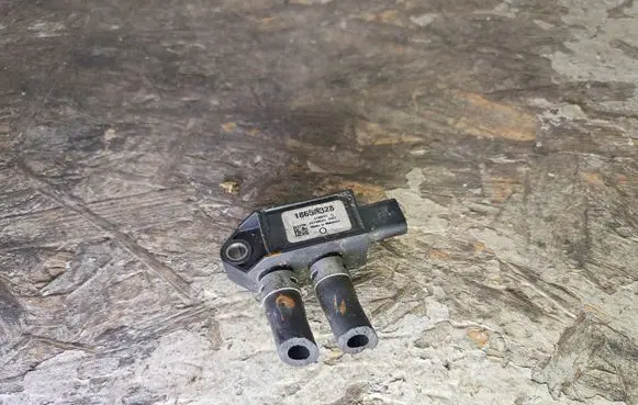 Mitsubishi ASX Exhaust gas pressure sensor 1865A328 33750845 5552