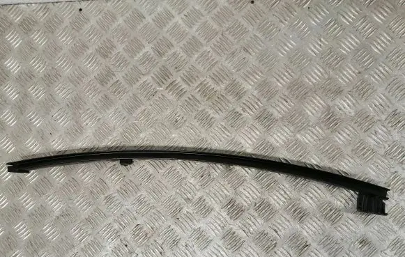 Toyota Avensis T270 Front door windshield rail 6740120280