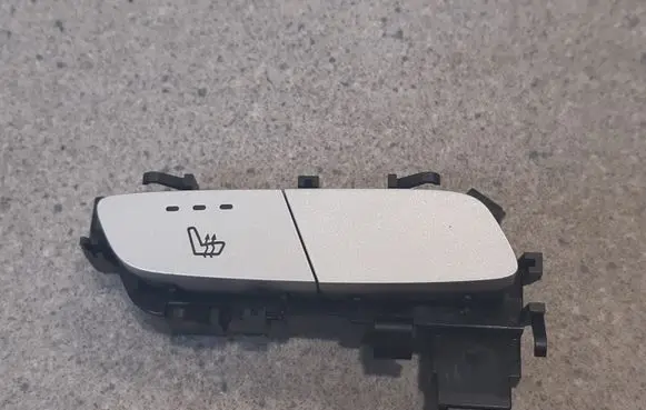 Mercedes-Benz C AMG W205 Seat heating switch A2139057302