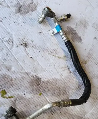 Air conditioning (A/C) pipe/hose