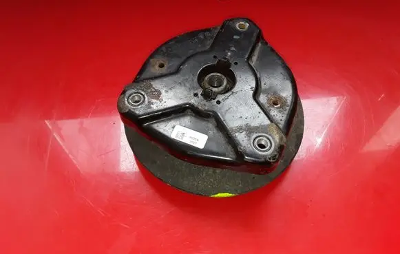 Mercedes-Benz C W204 Front upper strut mount A2043200073