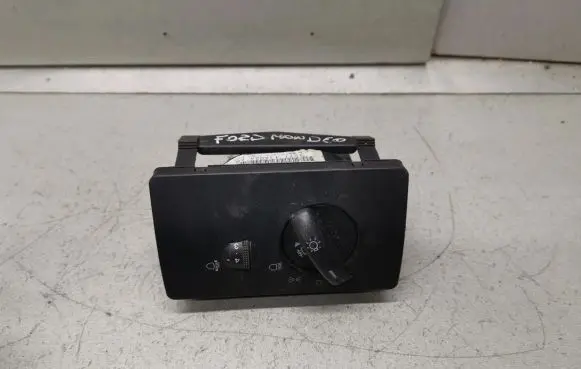 Ford Mondeo Mk III Light switch 1S7T13A024CB