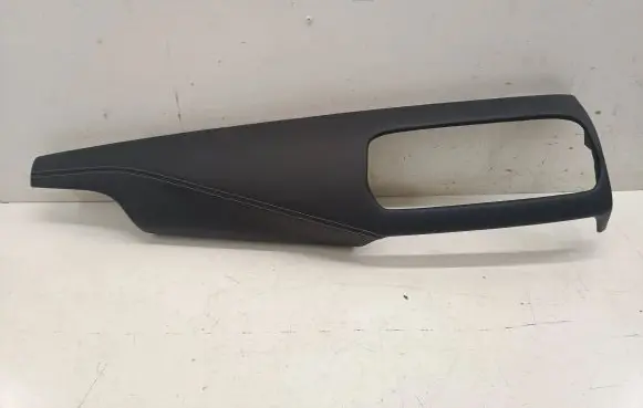 Nissan Qashqai J12 Panel trim 682116UV0A
