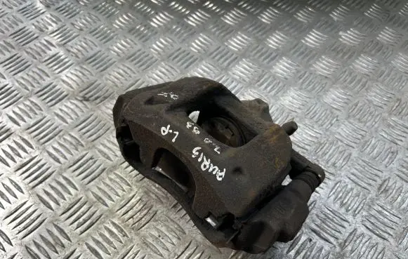 Toyota Auris 150 Front brake caliper