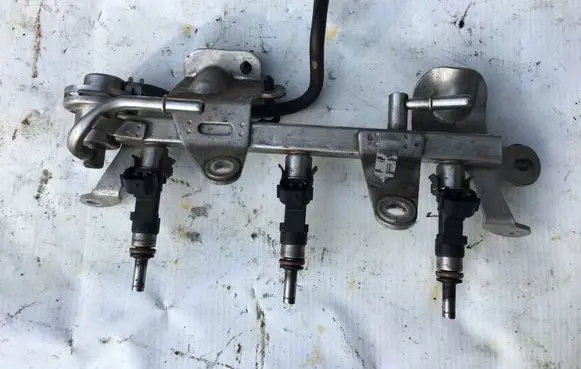 Dacia Sandero Fuel main line pipe 175201470R