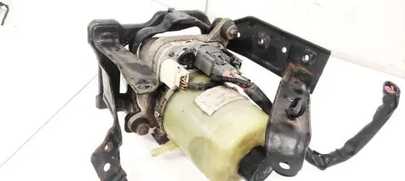 Ford Focus Power steering pump 4M513K514CB