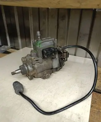 Audi 80 90 S2 B4 Fuel injection high pressure pump 0460404995