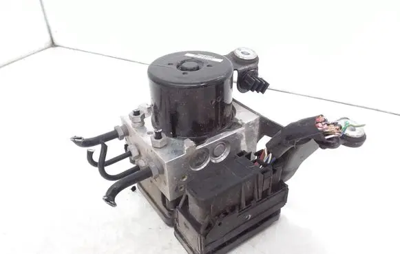 Volvo V70 ABS Pump 30681619 P30681619 8G9N2C405AC