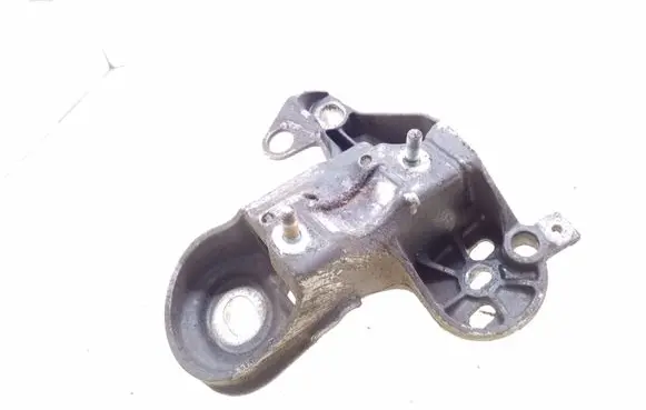 Audi A4 S4 B7 8E 8H Engine mounting bracket 8E0199352F