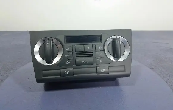 Audi A3 S3 A3 Sportback 8P Climate control unit 8P0820043AG