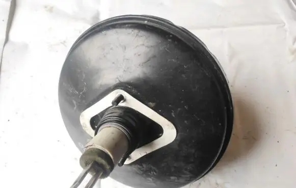 Mercedes-Benz E W210 Brake booster 0044302930