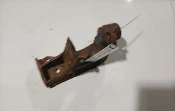 Toyota Corolla Verso AR10 Engine mounting bracket 