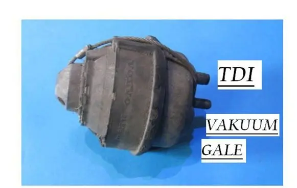 Volvo S80 Engine mount bracket 9492802 30666175