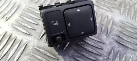 Nissan Note (E11) Wing mirror switch