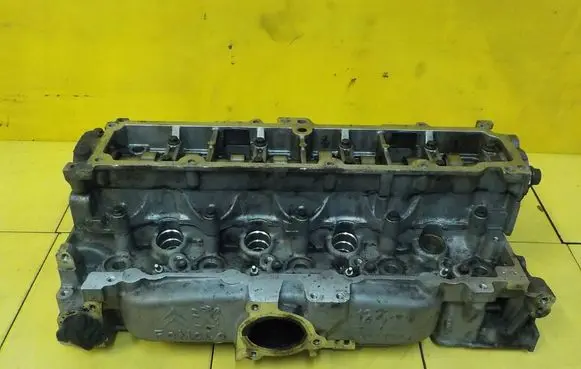 Peugeot 2008 I Engine head 9694504780