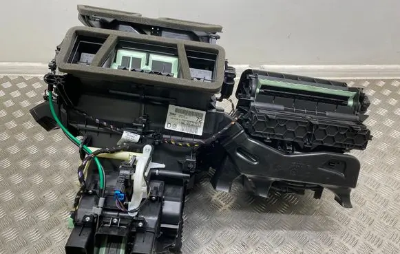 Volkswagen Golf VIII Interior heater climate box assembly 5WB816001B 5WB819021D