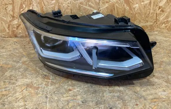 Volkswagen Tiguan Headlight/headlamp 5NB941092H
