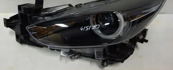 Mazda 3 III Headlight/headlamp
