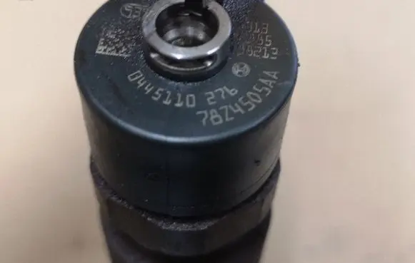 Opel Zafira B Fuel injector 0445110276