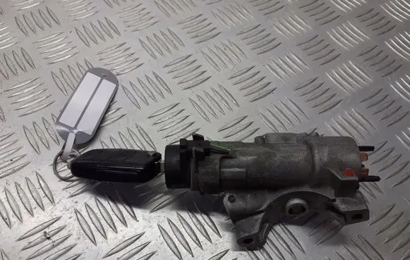 Volkswagen PASSAT B5.5 Ignition lock 4B0905851A