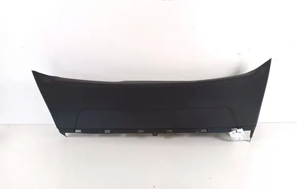 Tailgate trim