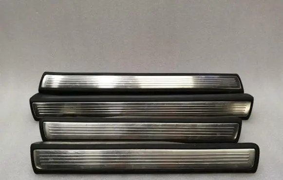 Mercedes-Benz S W222 Front sill trim cover A2226808135
