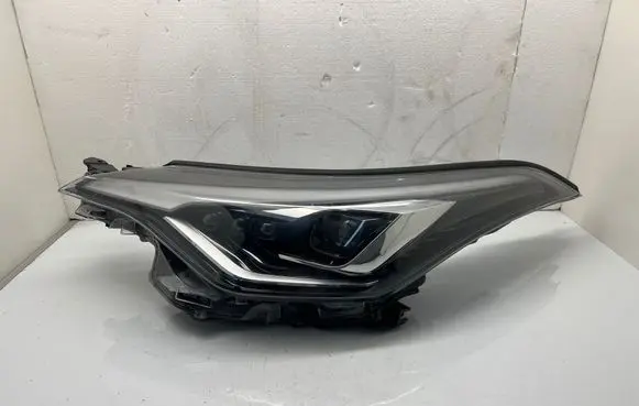 Toyota C-HR I Headlight/headlamp 18685F