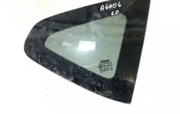 Nissan Qashqai Rear side window