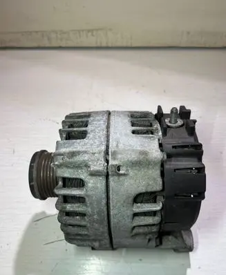 BMW 3 E90 E91 Generator/alternator 8507624 2608669C FG18S052