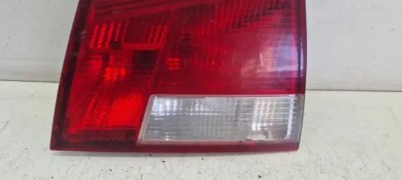 Tailgate rear/tail lights