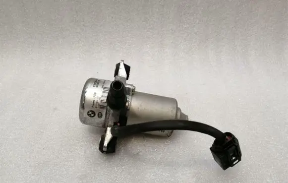 BMW 6 E63 E64 Vacuum pump 6769029