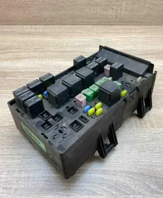 Chrysler Voyager Fuse module 05144509AB