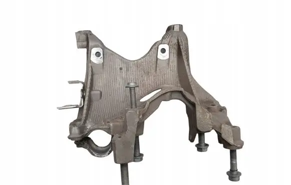 Engine mounting bracket