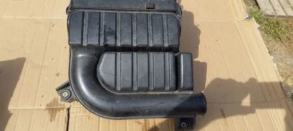 Suzuki Celerio Air filter box 84MA01