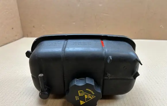 Jeep Wrangler Coolant expansion tank/reservoir 68364312AC