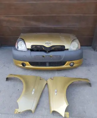 Toyota Yaris Front bodywork piece 