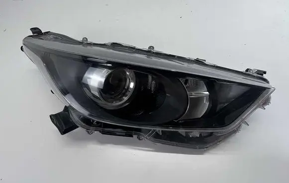 Toyota Yaris XP210 Headlight/headlamp