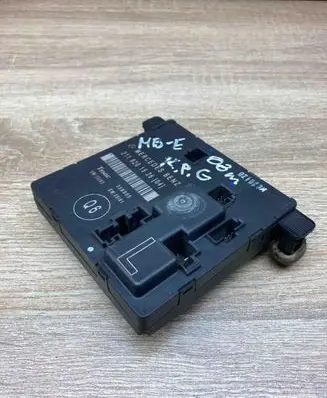 Mercedes-Benz E W211 Door control unit/module 2118201526