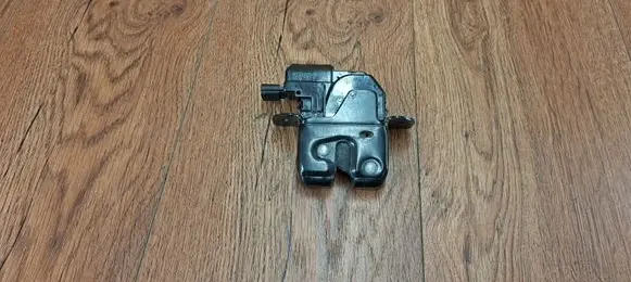 Renault Megane IV Tailgate lock latch 905039004R 905031335R 905039834R