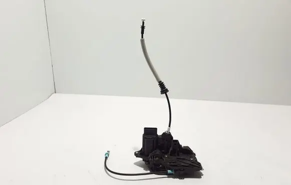 Volvo S60 Front door lock 31440998