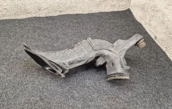 Opel Astra J Air intake duct part 13337772
