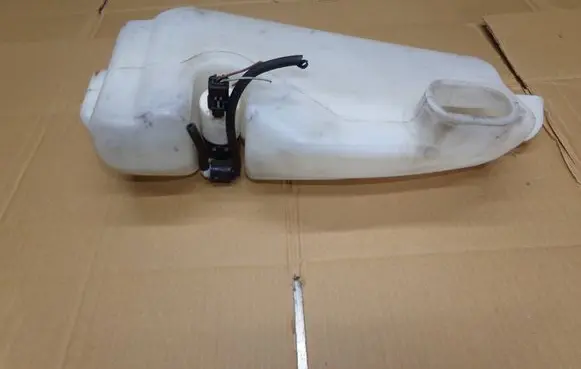 Dacia Sandero Windshield washer fluid reservoir/tank 8200210002