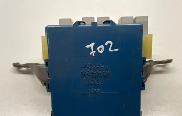 Toyota Corolla Verso AR10 Combustion control unit/module 896180F020