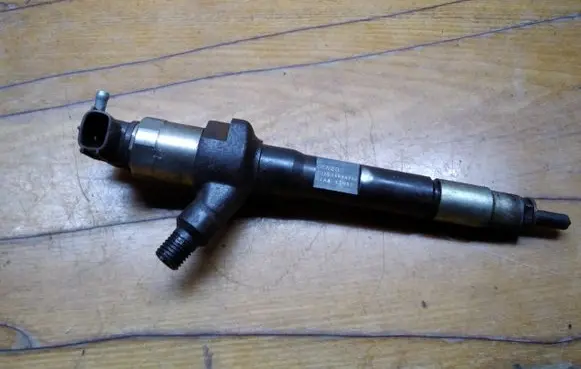 Mazda 6 Fuel injector R2AA13H50 001011K16766