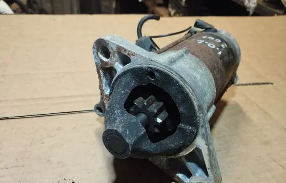 Toyota Yaris Starter motor 2810033050