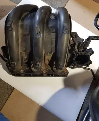 Volkswagen Polo IV 9N3 Intake manifold 03D129766L