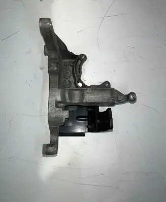 Volvo V60 Engine mounting bracket AV6Q9B470BB